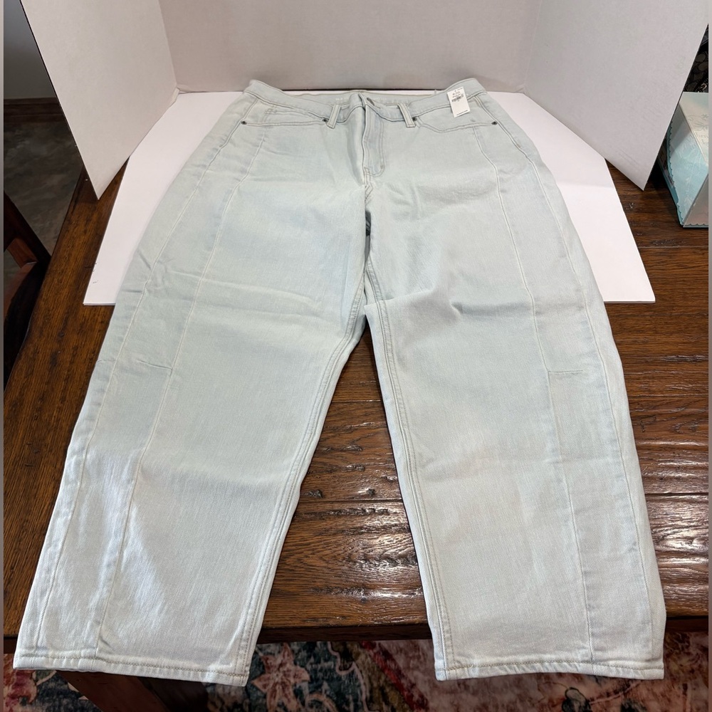 Old Navy barrel leg jeans high rise light wash high rise NWT size 14